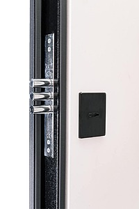 Вхідні двері Komfort+ з трьома притворами